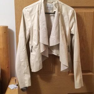 Leather jacket with a flair